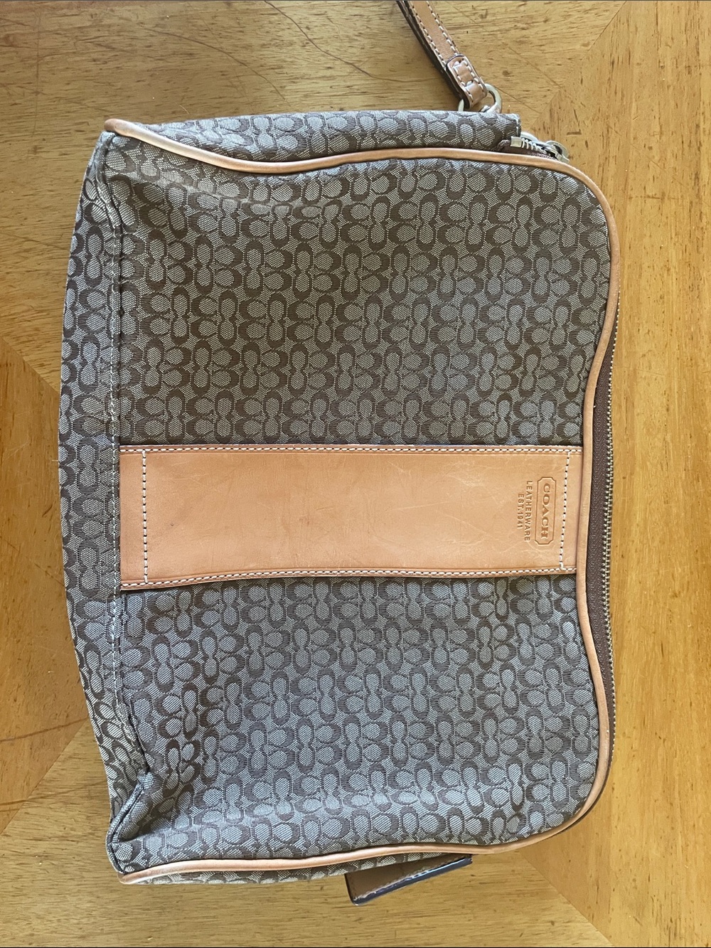 Coach Signature Canvas pouch Bag in Brown/Tan Leather